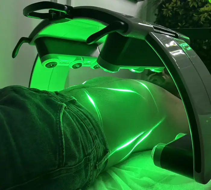 Emerald Laser-behandling – grönt laserljus över magen